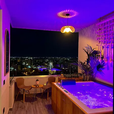 Penthouse View Apartment *